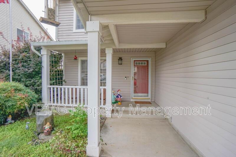 11011 Ne 104th St - Photo 3 of 28
