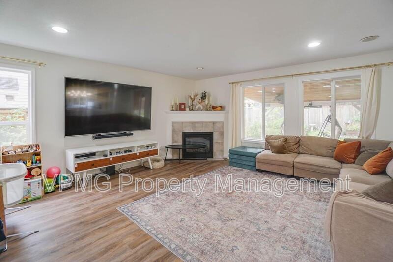 11011 Ne 104th St - Photo 6 of 28