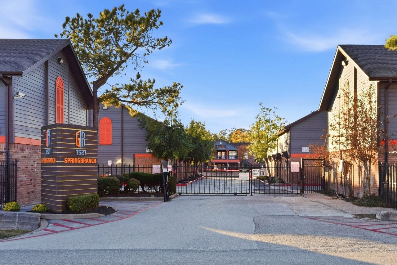 Gia @ Spring Branch - Photo 4 of 50