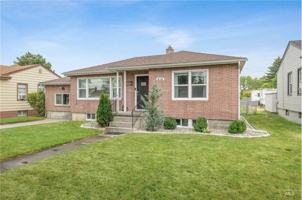 featured image of 414 Bracken St N #1