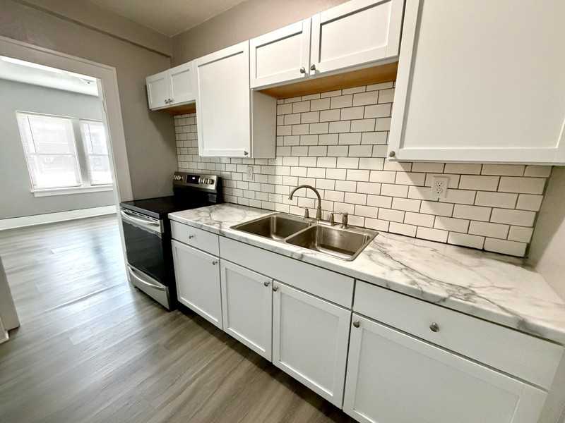 546 Dakota Ave S - Photo 6 of 21