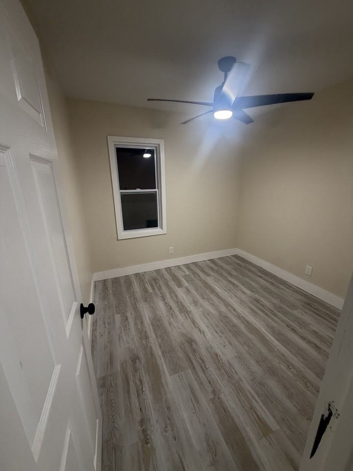 1027 Alvord Ave #4 - Photo 4 of 5