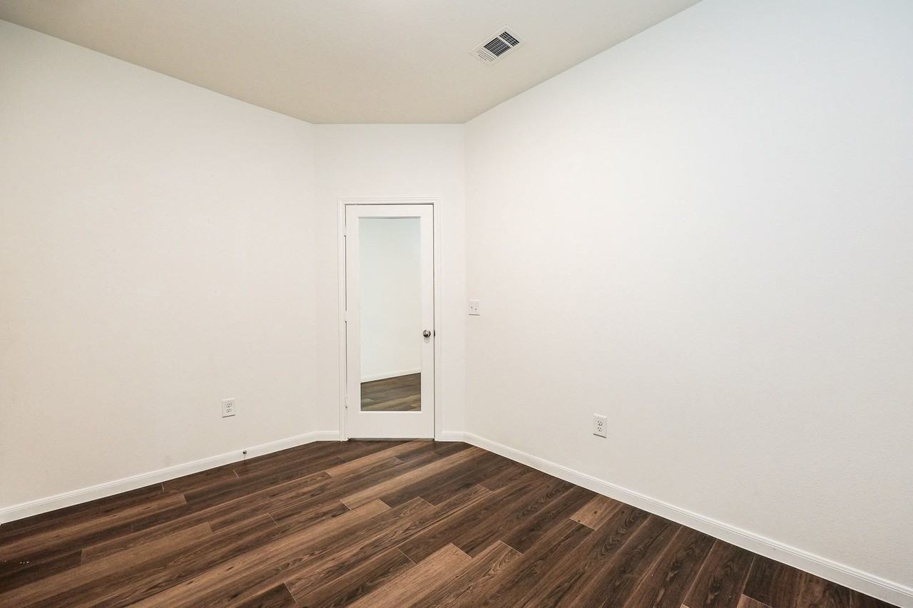 17831 Plow Horse Ln - Photo 4 of 20