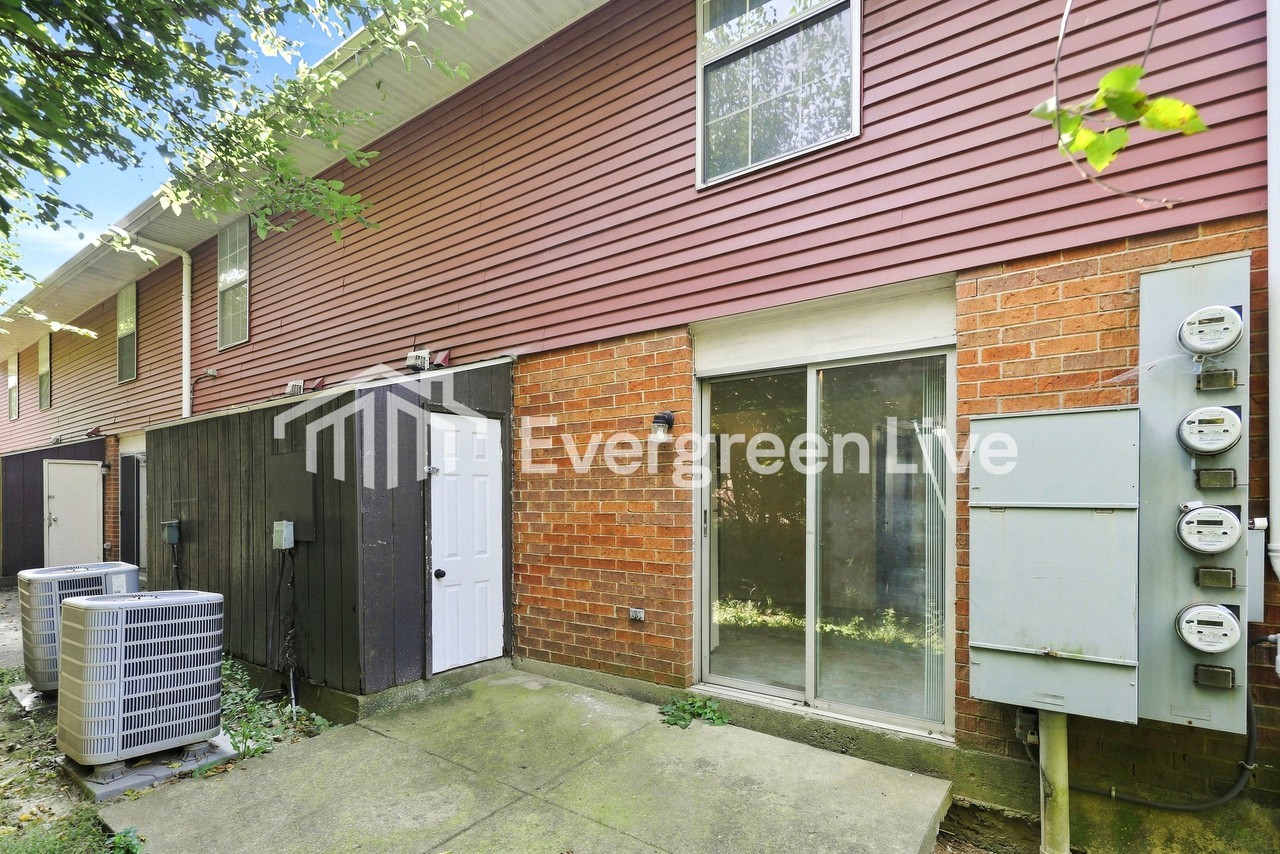 8125 Mount Aetna St - Photo 3 of 15