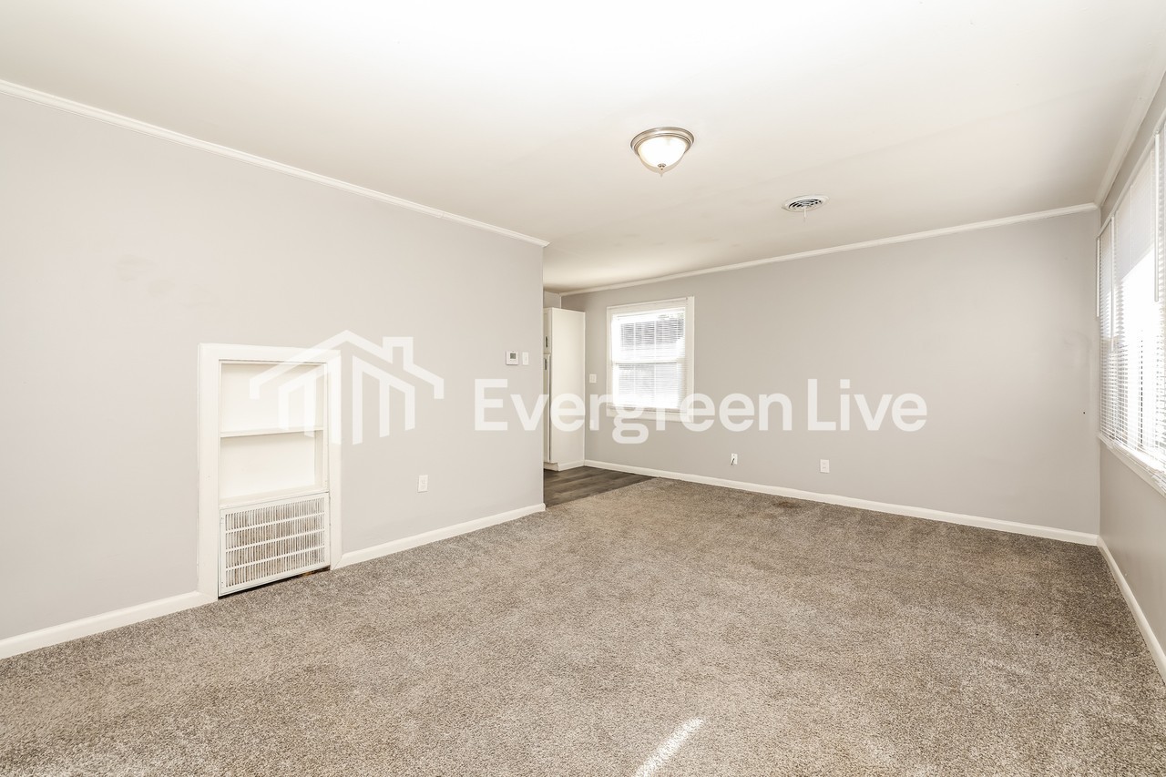 81 Rowland Dr - Photo 2 of 15