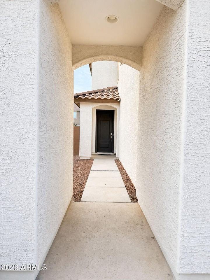 9444 W Roma Ave - Photo 4 of 23