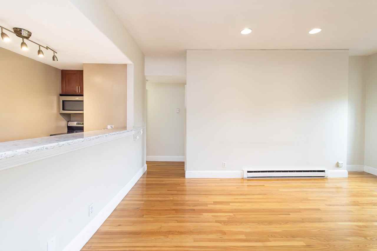 42 W Newton St #424 - Photo 3 of 29