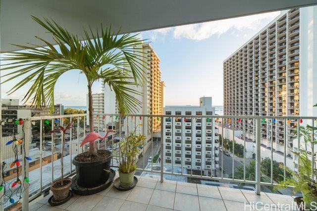 155 Paoakalani Ave #1004 - Photo 2 of 7