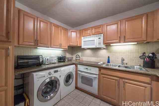 155 Paoakalani Ave #1004 - Photo 6 of 7