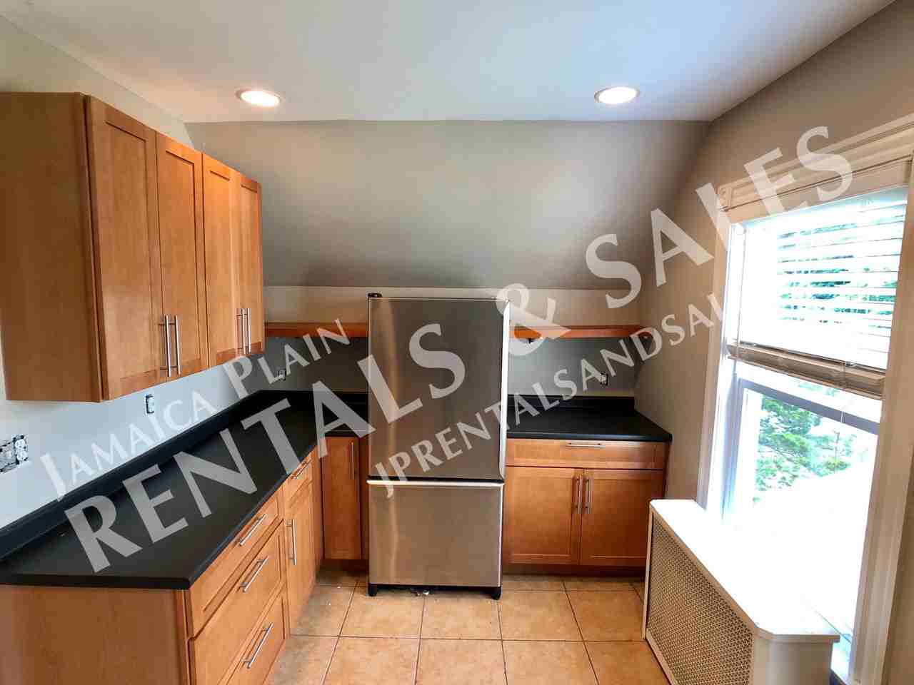 67 Hewlett St #2CO - Photo 2 of 20