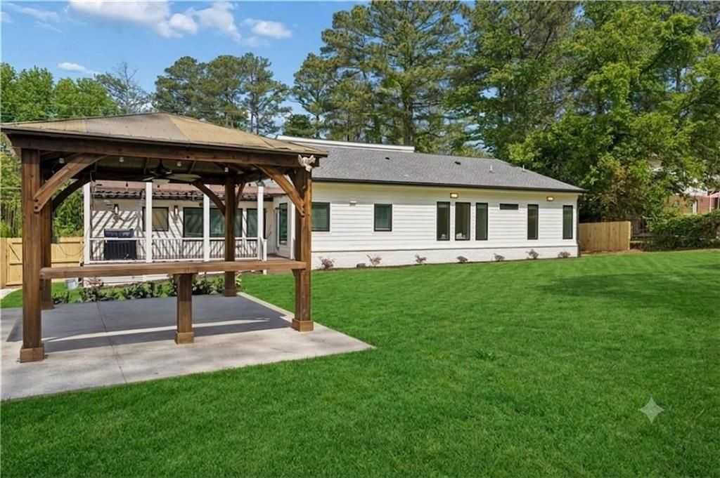 4130 Lower Roswell Rd - Photo 5 of 37