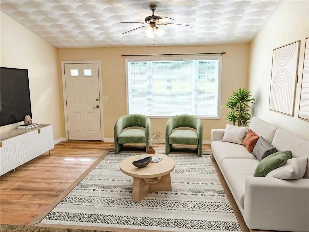 521 10th Ave - Photo 2 of 18