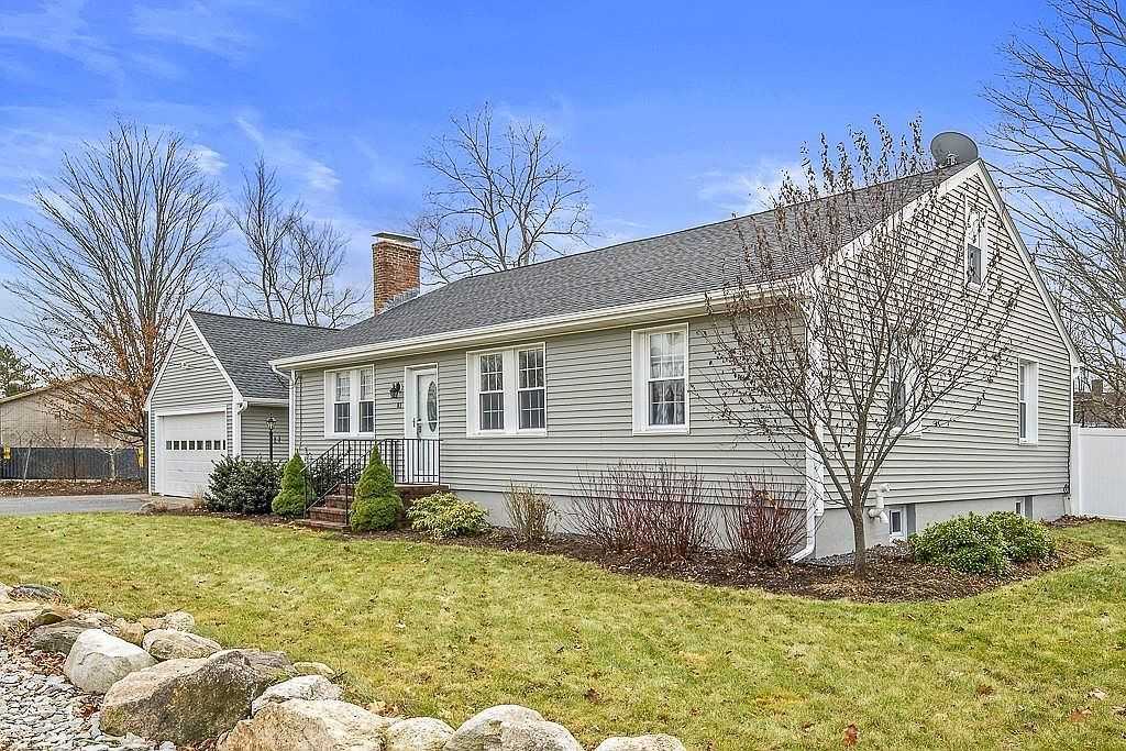 81 Parker St - Photo 2 of 22