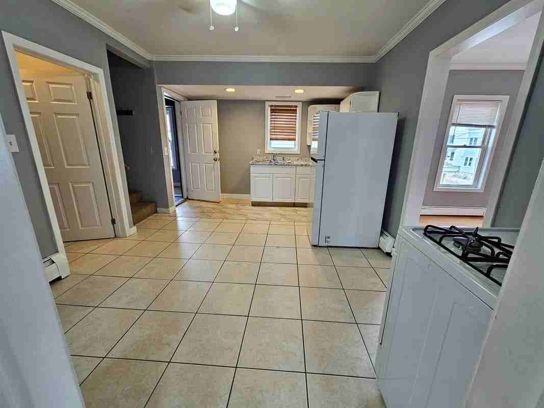 47 Joliette St ##2 - Photo 3 of 29