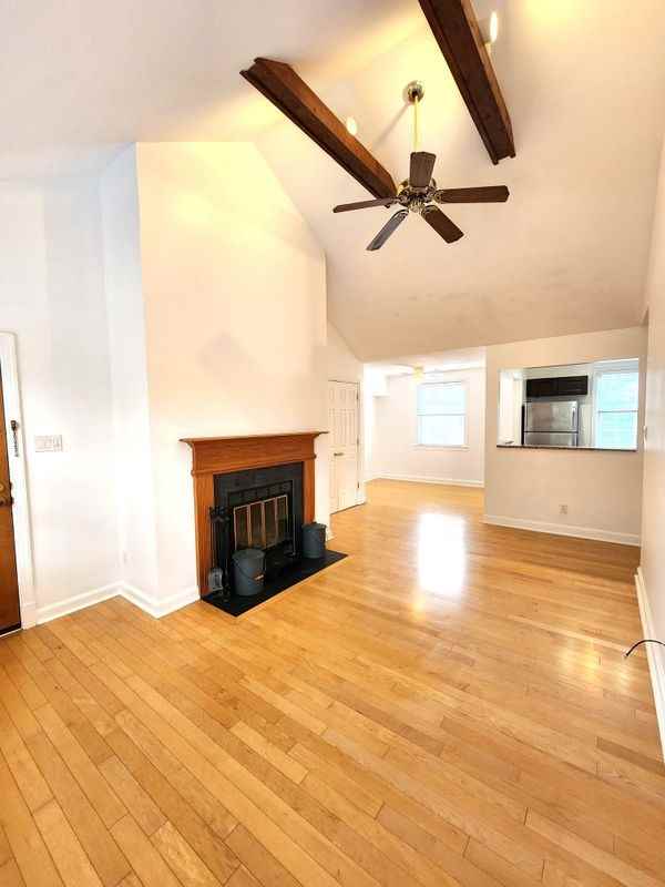 2811 Arlington Blvd ##202 - Photo 2 of 20