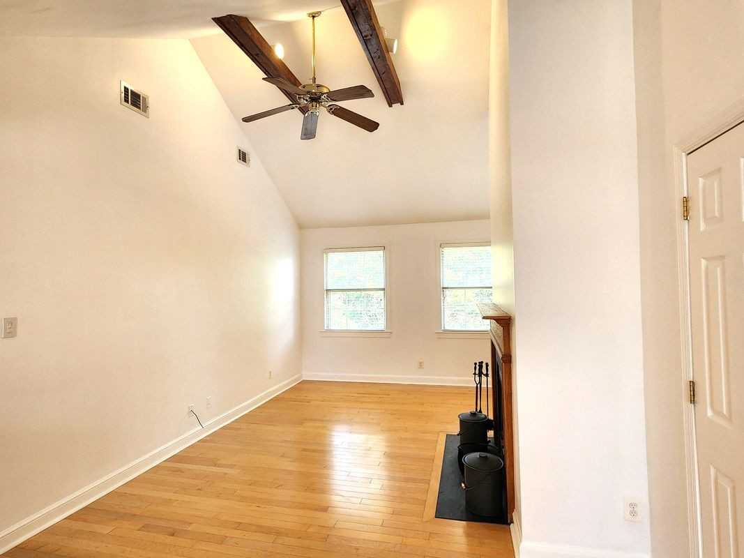 2811 Arlington Blvd ##202 - Photo 4 of 20