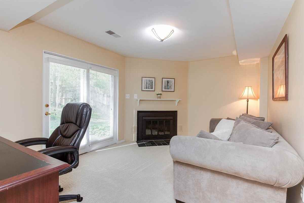 4992 Swinton Dr - Photo 5 of 27