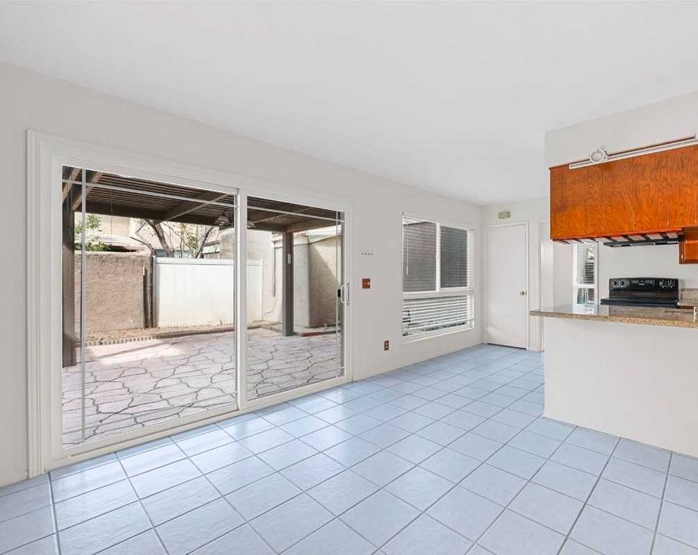 10441 Rutgers Way - Photo 3 of 9