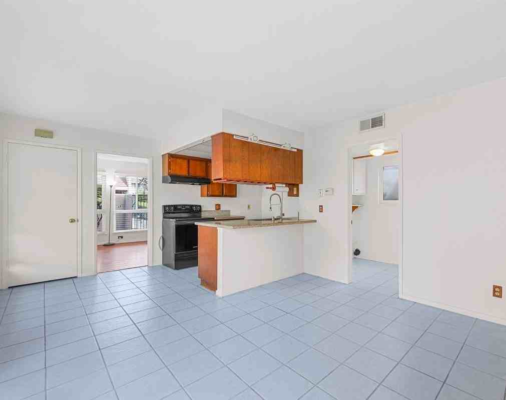 10441 Rutgers Way - Photo 5 of 9