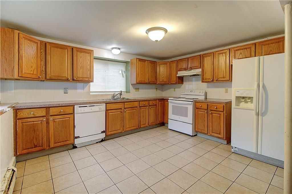 499 Farmington Ave - Photo 3 of 11