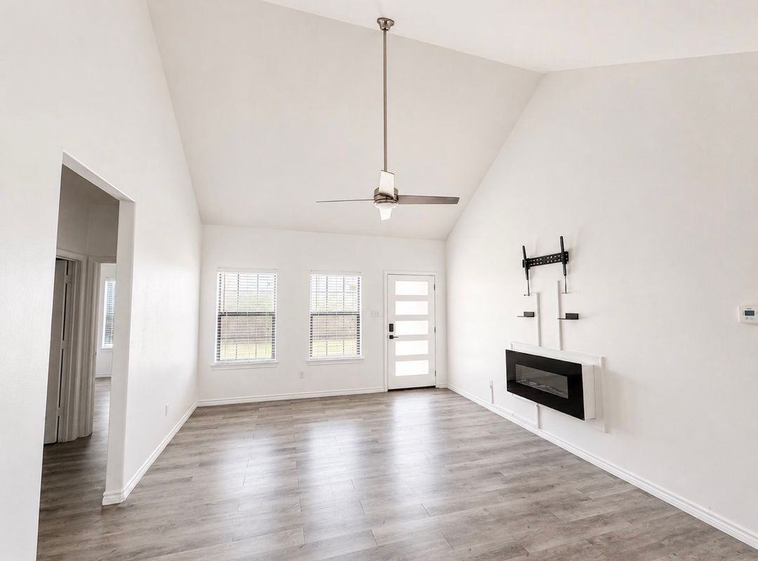 703 Perry Ave - Photo 4 of 10