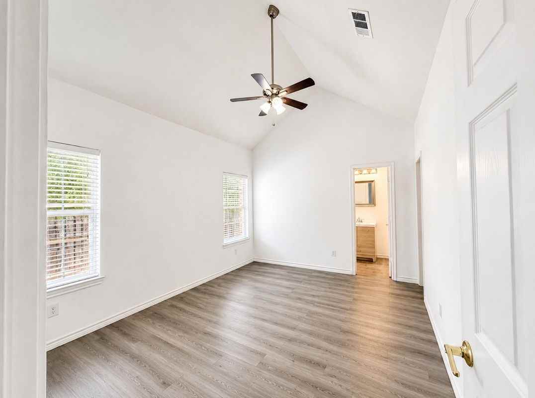 703 Perry Ave - Photo 6 of 10