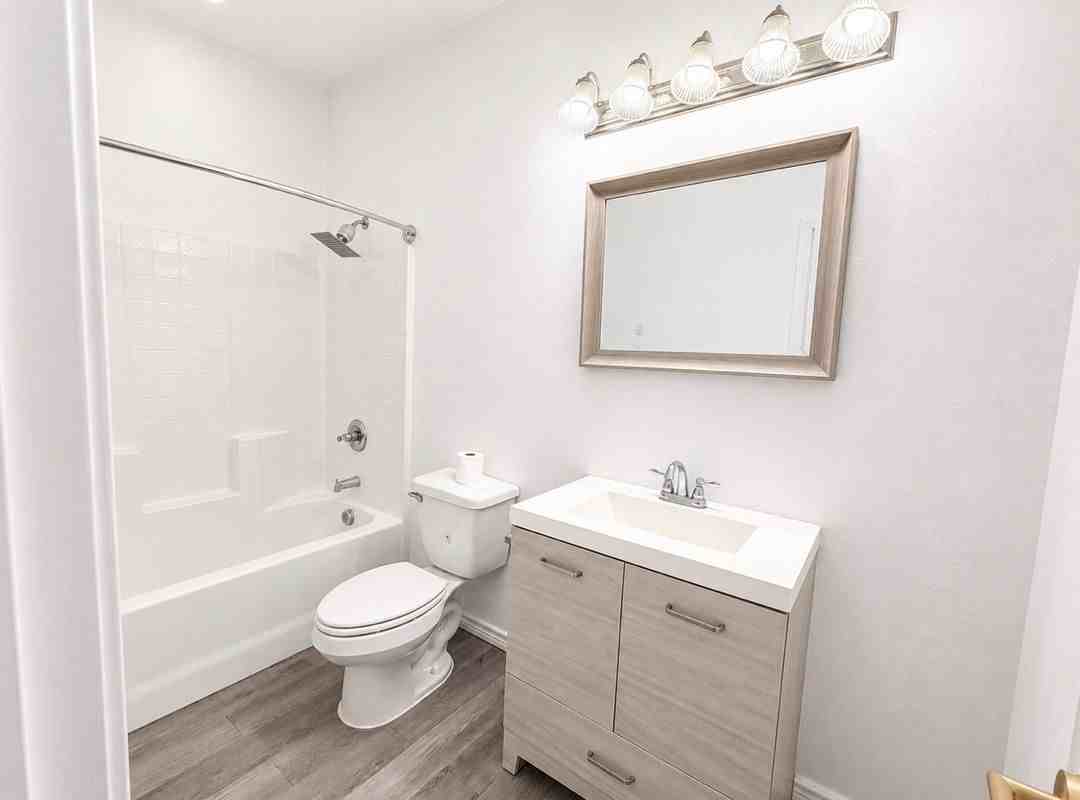 703 Perry Ave - Photo 7 of 10