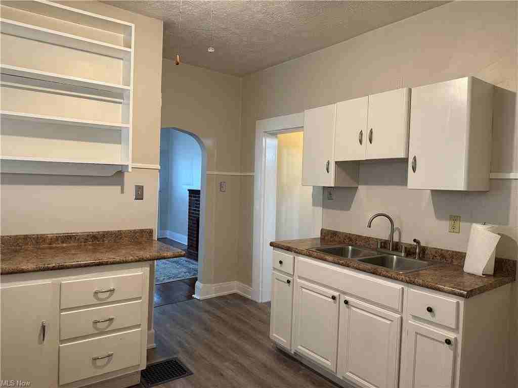 832 Grant Ave - Photo 5 of 14