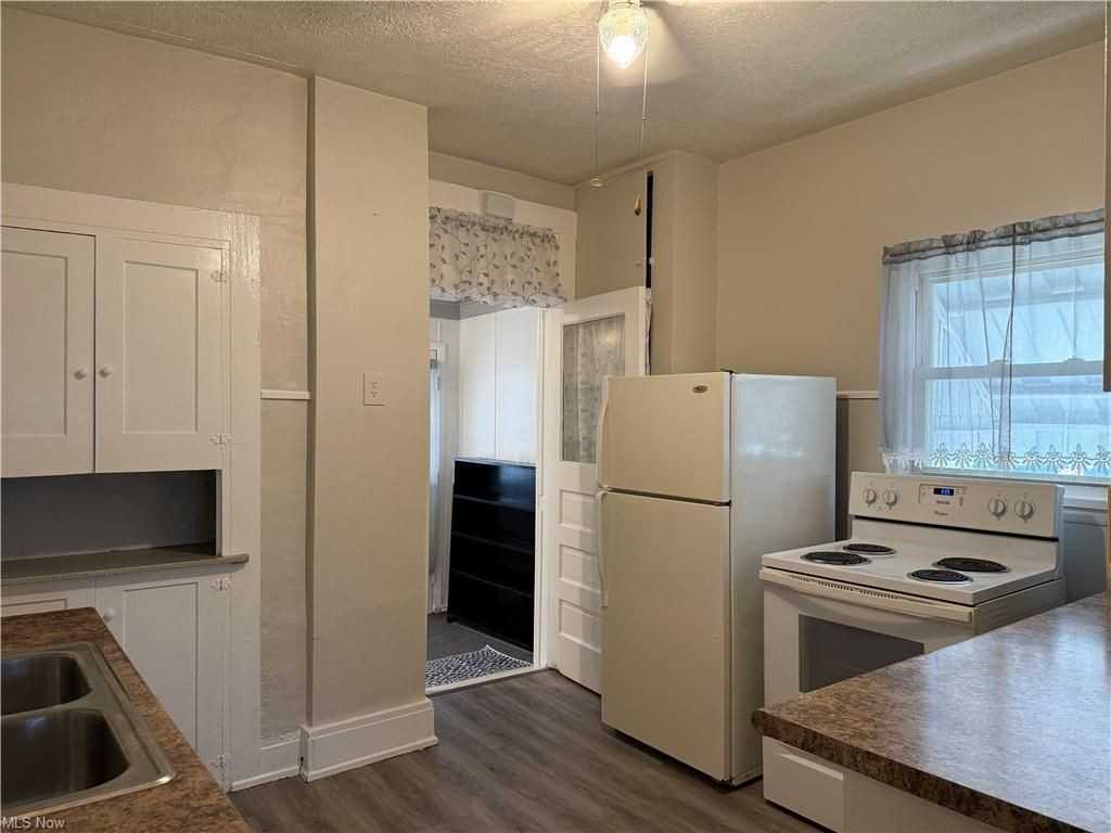 832 Grant Ave - Photo 6 of 14