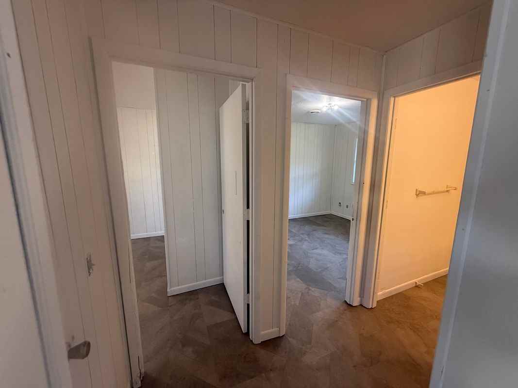 306 8th St - Photo 4 of 7