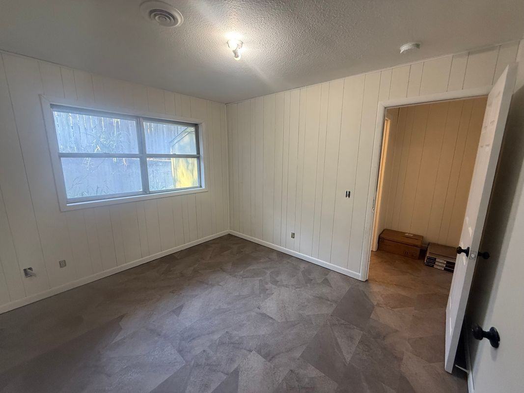 306 8th St - Photo 6 of 7