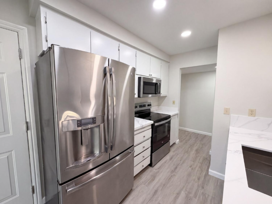 3528 Astral Dr - Photo 4 of 24