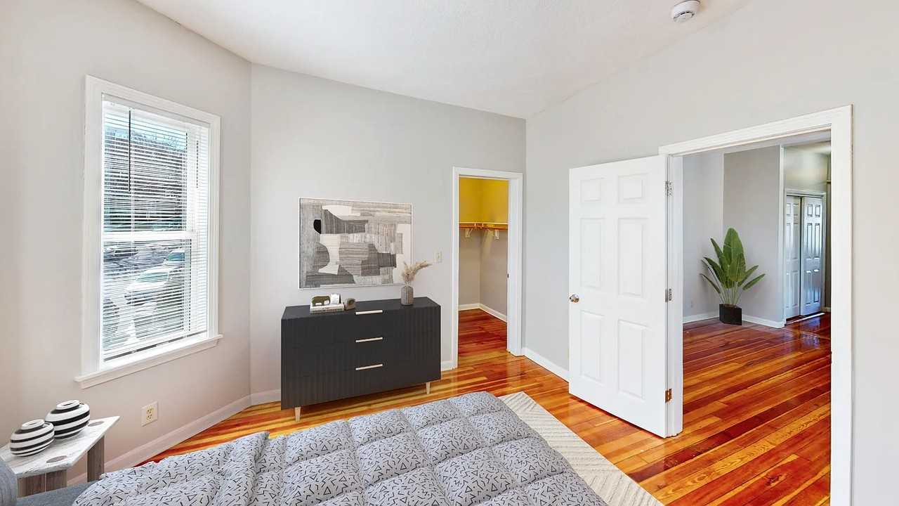 52 Sumner St #6 - Photo 4 of 13