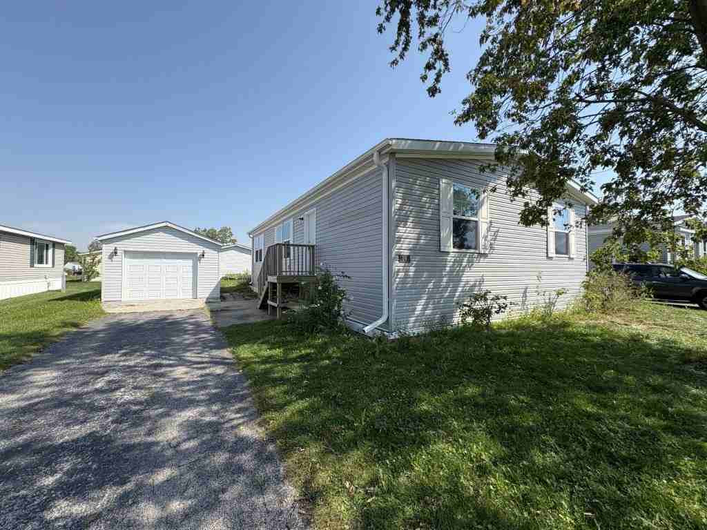 19 Swallow Ln - Photo 2 of 24