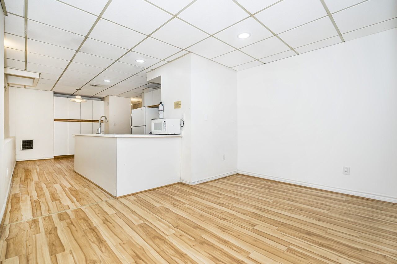 605 Huron Street #A - Photo 4 of 11