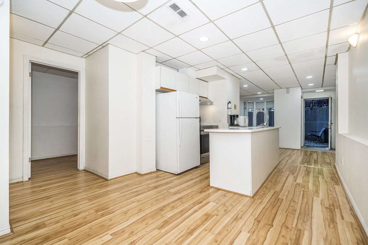 605 Huron Street #A - Photo 5 of 11