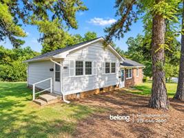 featured image of 1419 Ardmore Dr #A
