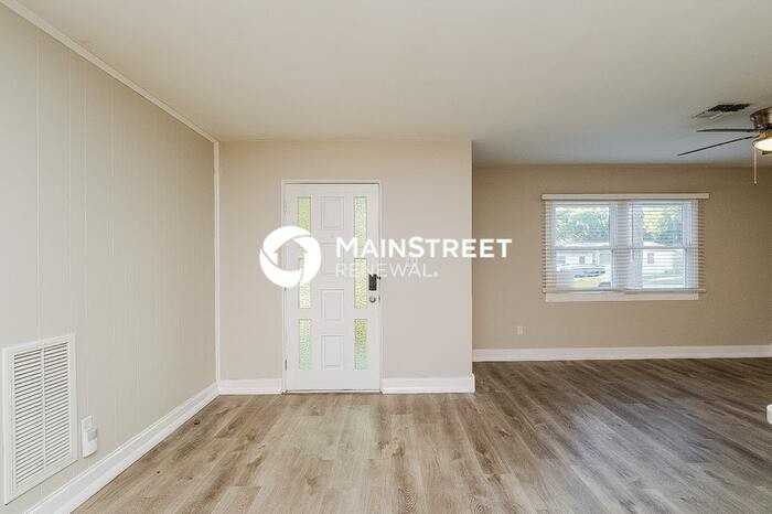 2447 Whitman St - Photo 3 of 16