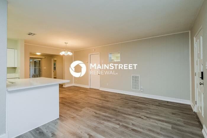 2447 Whitman St - Photo 6 of 16
