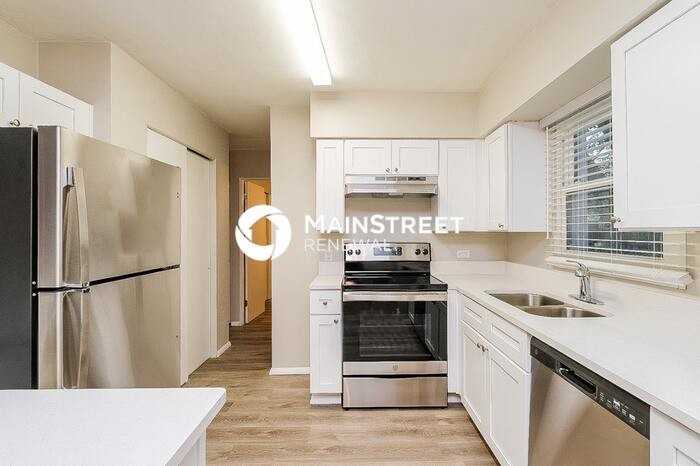 2447 Whitman St - Photo 7 of 16