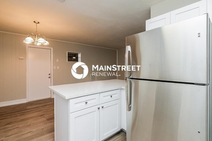 2447 Whitman St - Photo 7 of 16