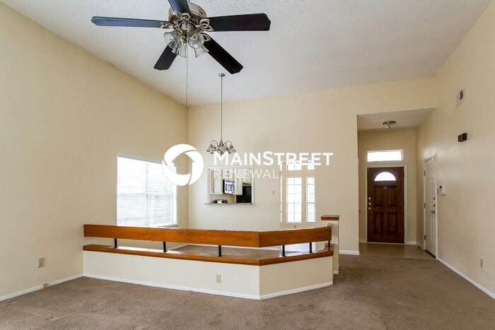 1526 Rushworth Dr - Photo 3 of 16