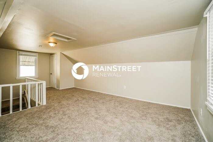 1638 Manchester Ave - Photo 5 of 17