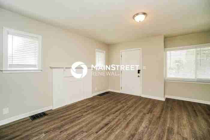 1638 Manchester Ave - Photo 7 of 17