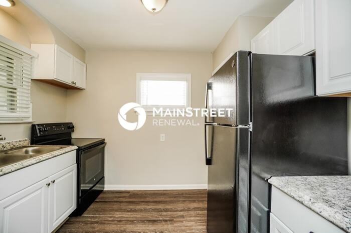 1638 Manchester Ave - Photo 7 of 17