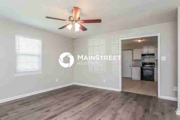 3516 Dearborn Dr - Photo 3 of 16