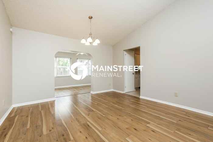 109 E Sumter St - Photo 4 of 15