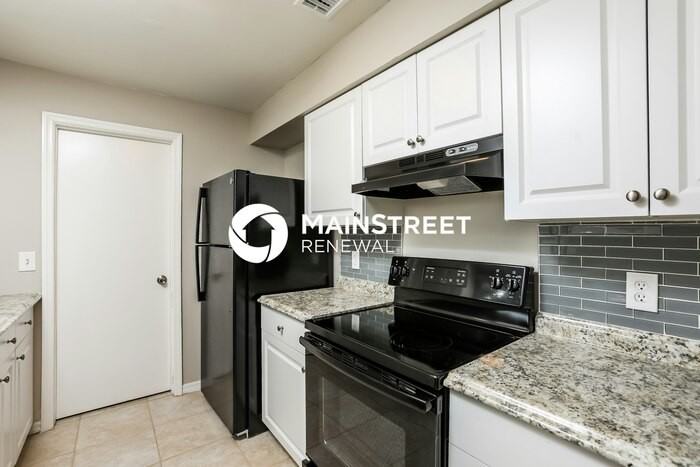 109 E Sumter St - Photo 6 of 15