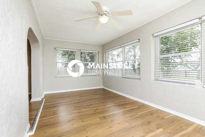 109 E Sumter St - Photo 7 of 15