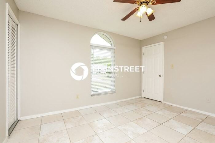109 E Sumter St - Photo 7 of 15
